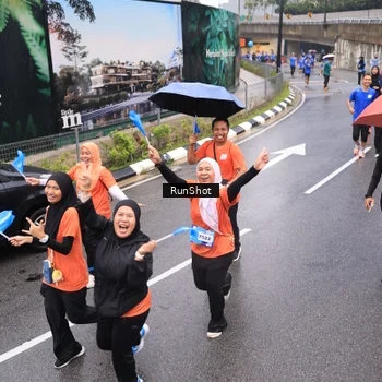 Runner Photo 7941280