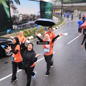 Runner Photo 7941282