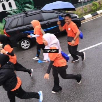 Runner Photo 7941292