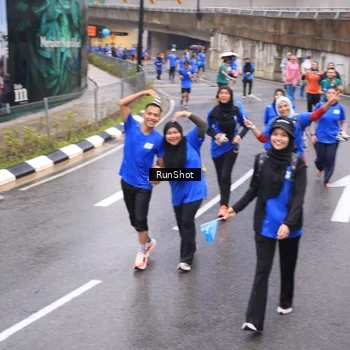 Runner Photo 7941311