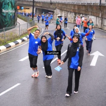 Runner Photo 7941312