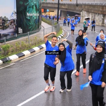 Runner Photo 7941313