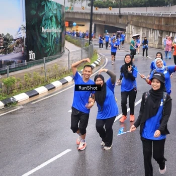 Runner Photo 7941316