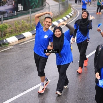 Runner Photo 7941318