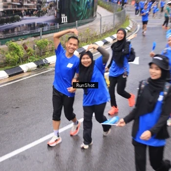 Runner Photo 7941324