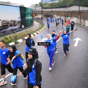 Runner Photo 7941330