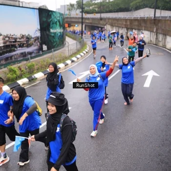 Runner Photo 7941332