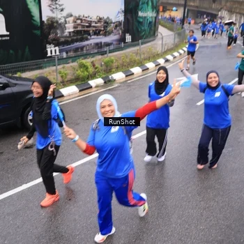 Runner Photo 7941348