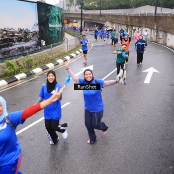 Runner Photo 7941351