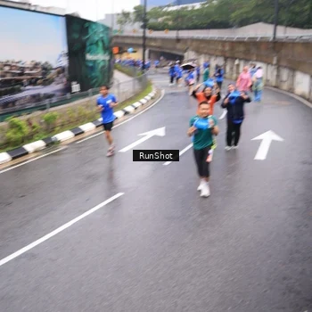 Runner Photo 7941372