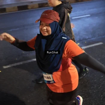 Runner Photo 7941375