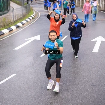 Runner Photo 7941376