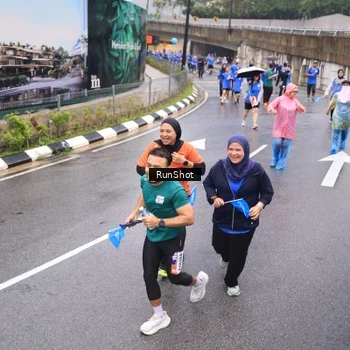 Runner Photo 7941420