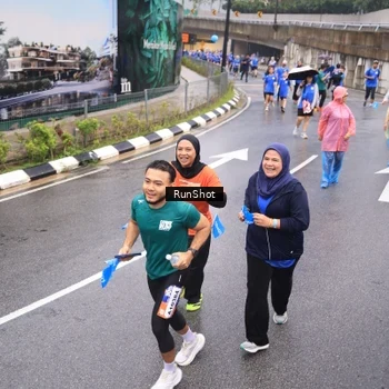 Runner Photo 7941422