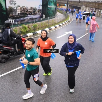 Runner Photo 7941429