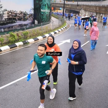 Runner Photo 7941432