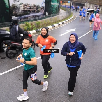 Runner Photo 7941454