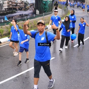 Runner Photo 7941576