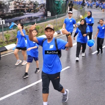 Runner Photo 7941578