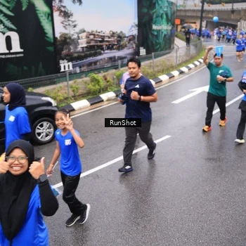 Runner Photo 7941653