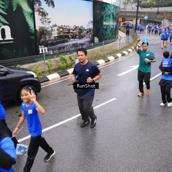 Runner Photo 7941659