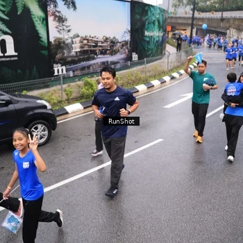 Runner Photo 7941665