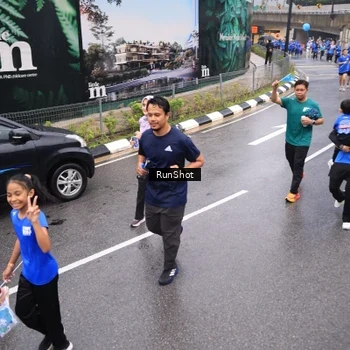 Runner Photo 7941672