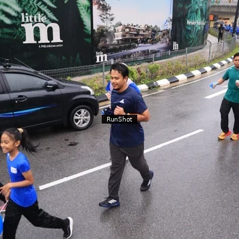 Runner Photo 7941675