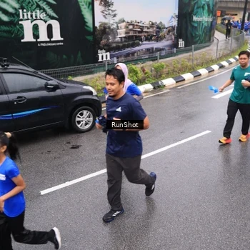 Runner Photo 7941677