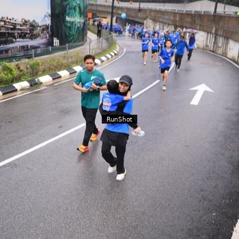 Runner Photo 7941688