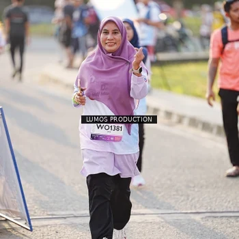 Runner Photo 7941692