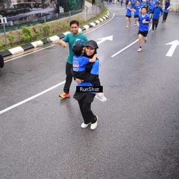 Runner Photo 7941695