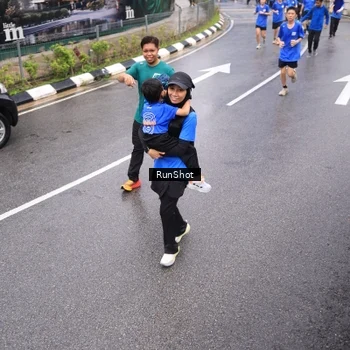 Runner Photo 7941696