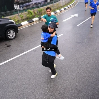 Runner Photo 7941705