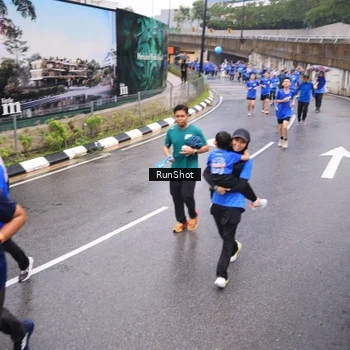 Runner Photo 7941706