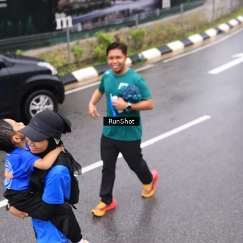 Runner Photo 7941710