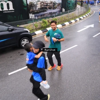 Runner Photo 7941713