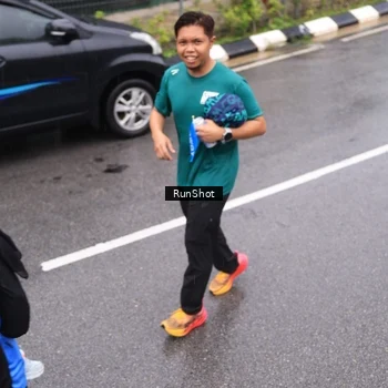 Runner Photo 7941723