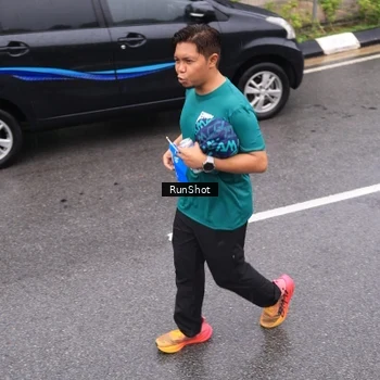 Runner Photo 7941735