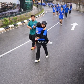 Runner Photo 7941743