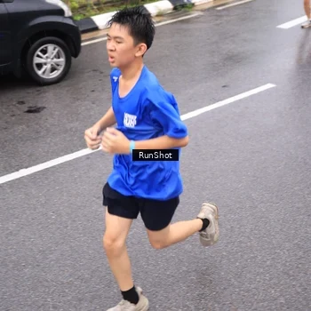 Runner Photo 7941747