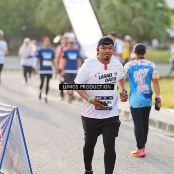 Runner Photo 7941757