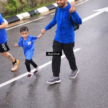 Runner Photo 7941807