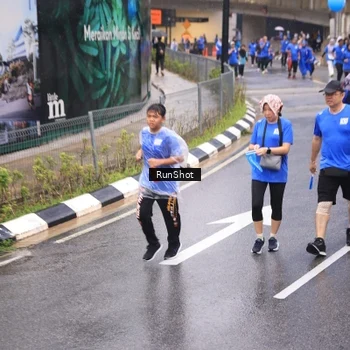 Runner Photo 7941843