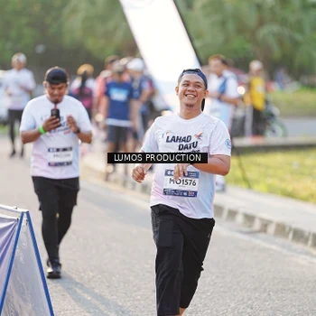 Runner Photo 7941856