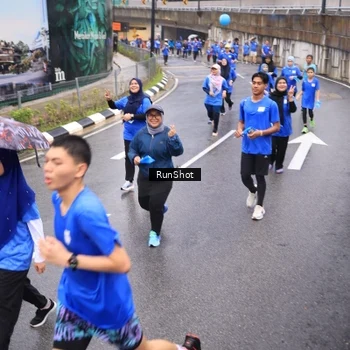 Runner Photo 7941937