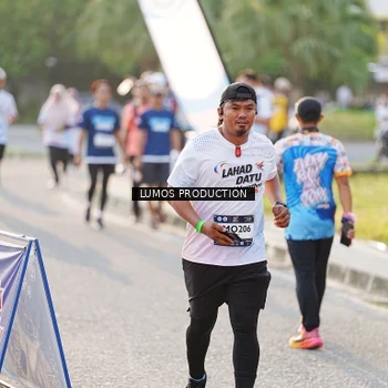 Runner Photo 7942011