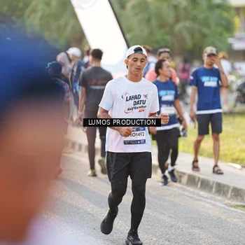 Runner Photo 7942026