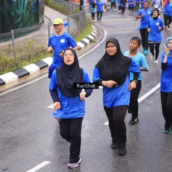Runner Photo 7942031