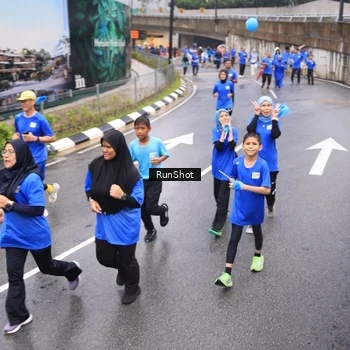 Runner Photo 7942040
